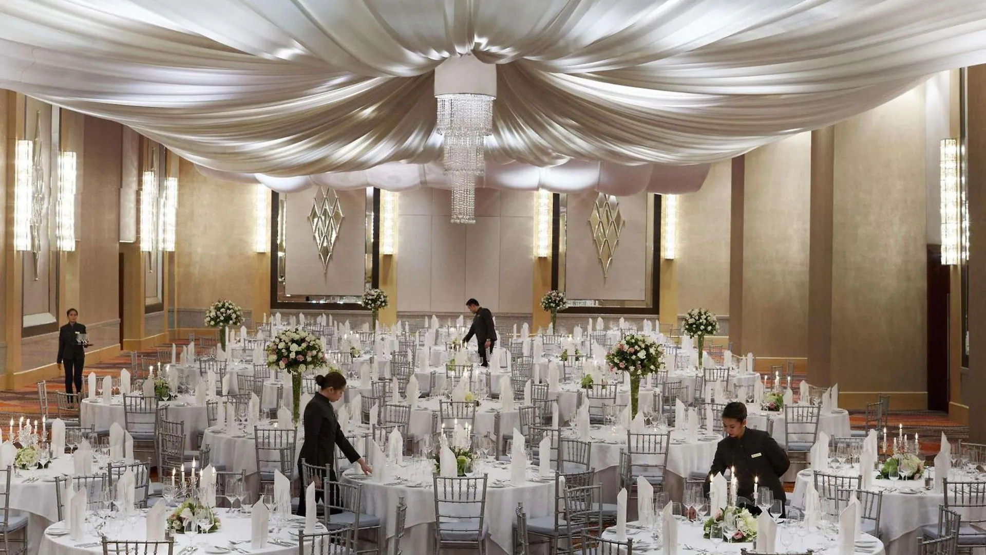 Fairmont Makati Ξενοδοχείο Μακάτι 5*,